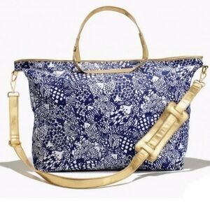 Lily Pulitzer x Target: Stylish Blue and Cream Tote Bag